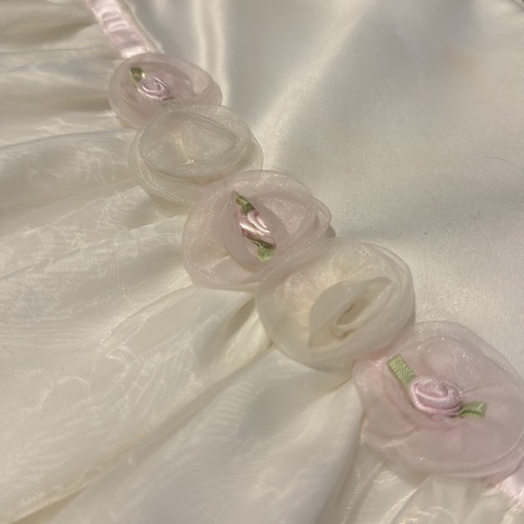 Easter Dress 3t egg shell white, pink & white floral accent - Picture 5 of 5